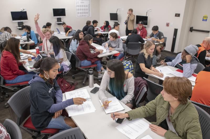 Photo of students in an introductory chemistry classroom