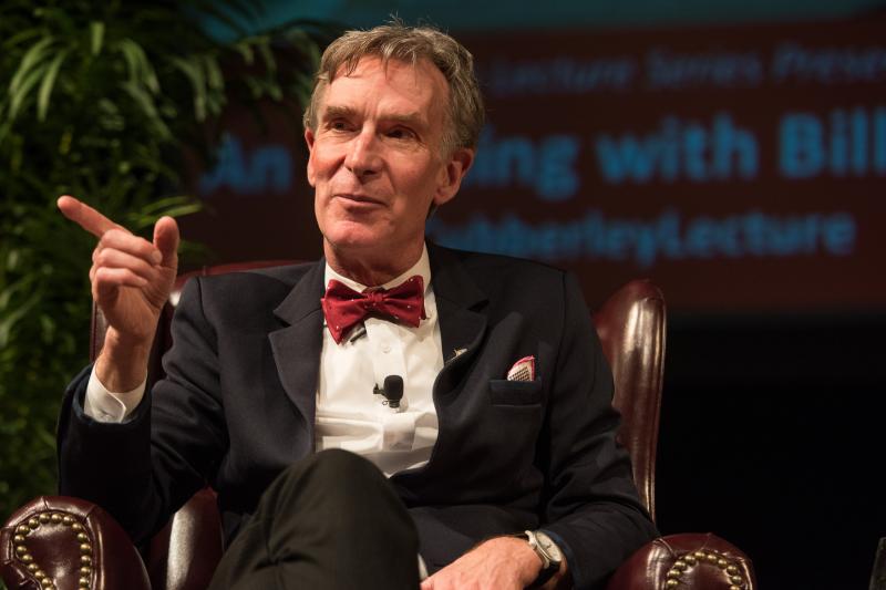 Bill Nye addresses climate change at the Cubberley Lecture at Stanford on May 5. (Photo: Steve Castillo)