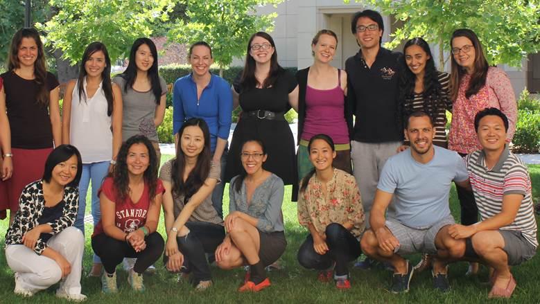 Top row: Elisa Lavore, Maria Claudia Soler, Chentong Chen, Erika Keaveney, Kimberly Moxley, Julia Lerch (program assistant and PhD student), Peng Yin, Marwa Abdel Fattah, Thais Junqueira Franco Xavier; Bottom row: Sen Zhou (program assistant and PhD student), Gina Andrade-Baena, Die Hu, Abigail Do, Nozomi Nakajima, Marcelo Martins, David Dong Seong Ko  