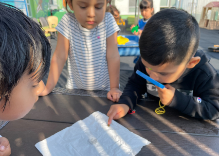 Preschoolers work on an exercise in STEM from the Start in October 2023. (Credit: Anna Duenas)