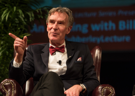 Bill Nye addresses climate change at the Cubberley Lecture at Stanford on May 5. (Photo: Steve Castillo)