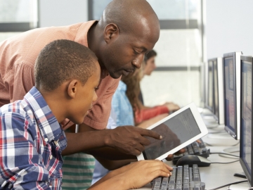 The report recommends one-to-one computer access for students for more effective learning (Photo: iStock)
