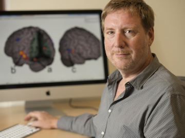 A study, co-authored by Professor Bruce McCandliss, provides some of the first evidence that a specific teaching strategy for reading has direct neural impact. (Photo: L.A.Cicero/Stanford News Service)