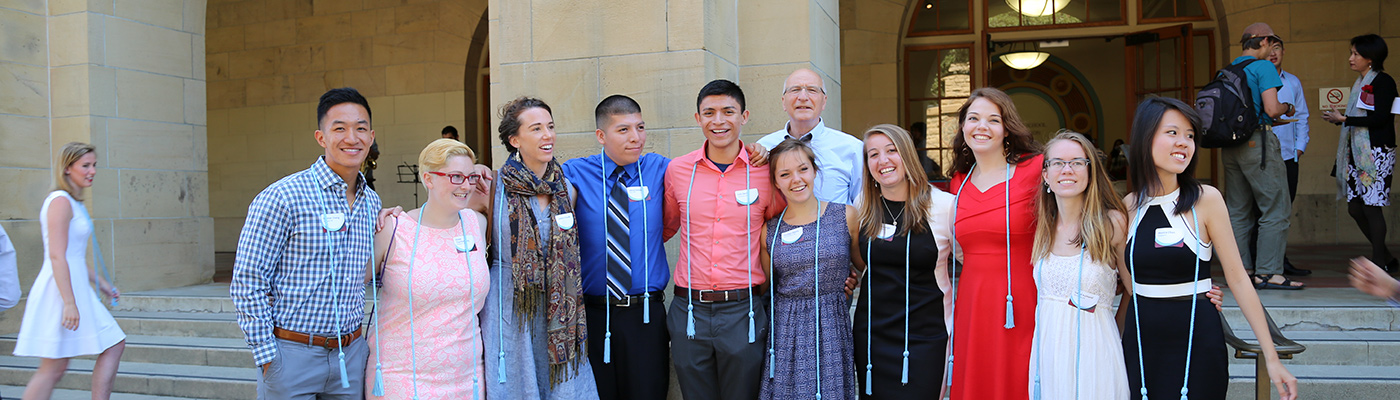 Photo of undergraduate students with John Willinsky